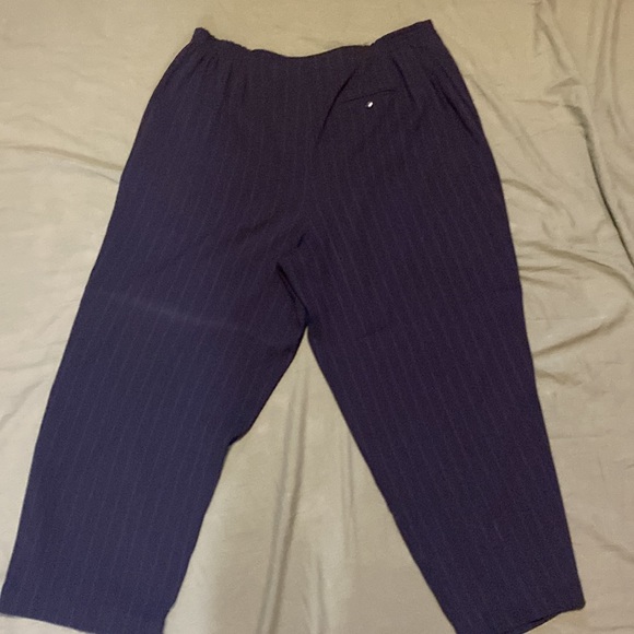 Valerie Stephens woman navy pinstripe suit - Picture 10 of 11